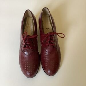 Barefoot freedom 9B wine stack heel lace ups.  Vintage